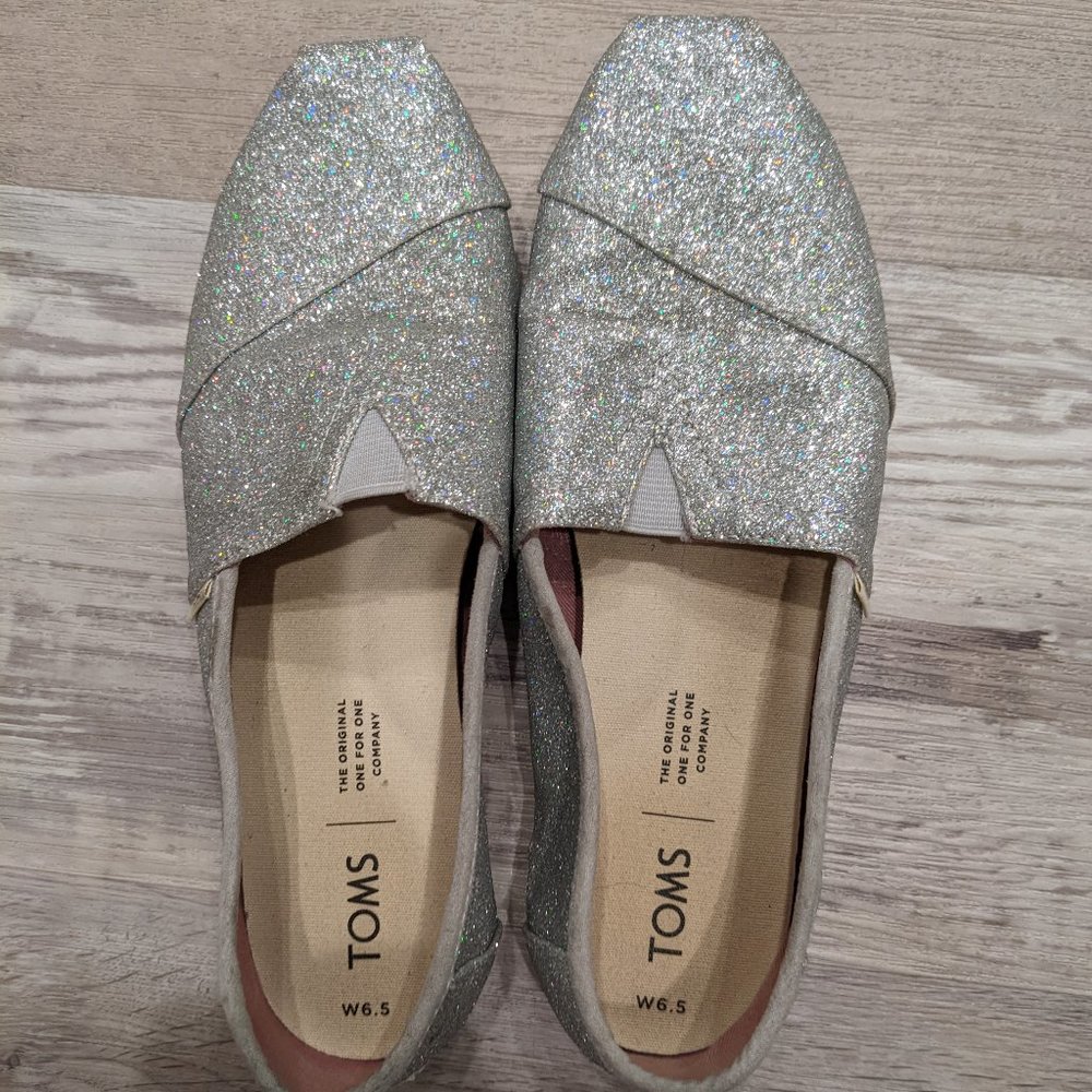 Sz US W 6.5 - Silver Glitter Tom's Classic Alpargata Slip On Shoes